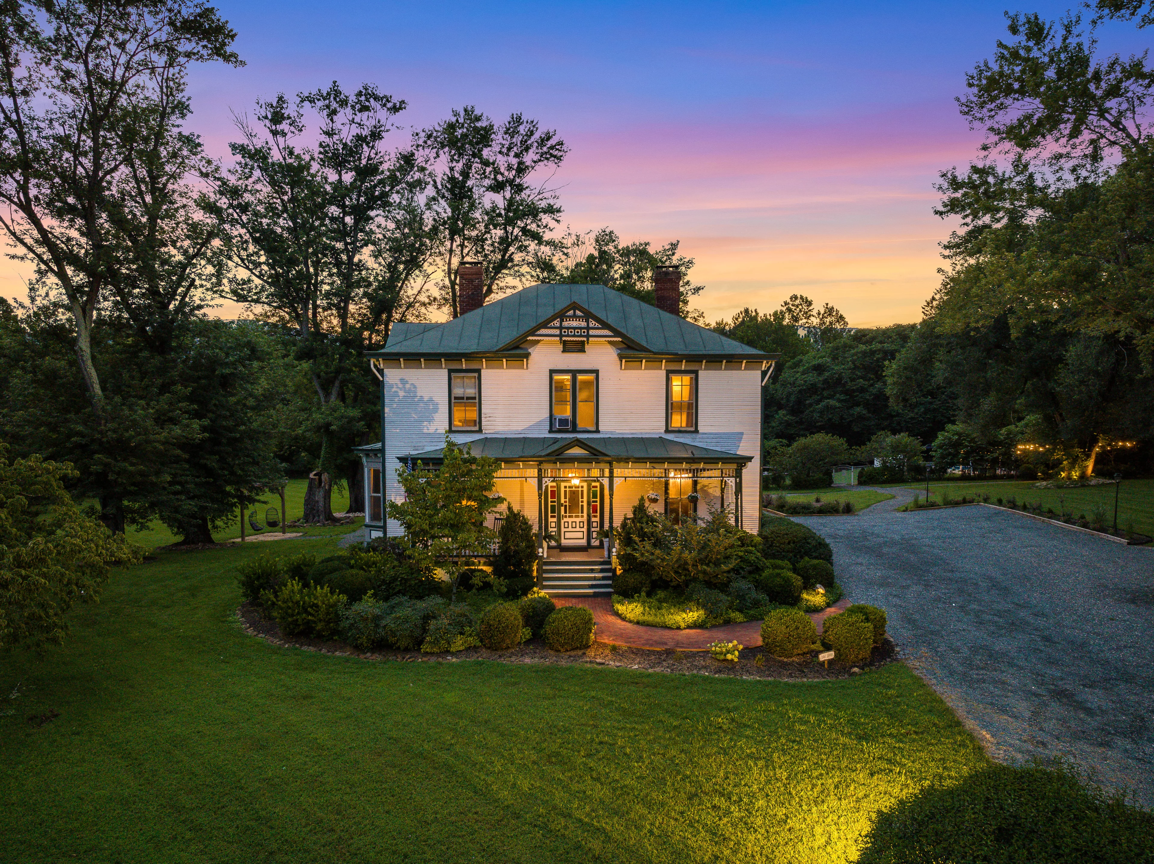 52 Afton Mtn Inn Twilight 2